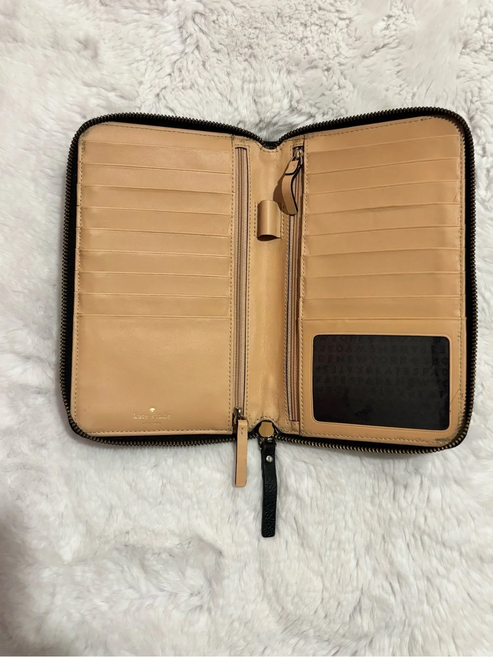 Kate Spade Grand Street Cate Leather Zip Travel Wallet Black